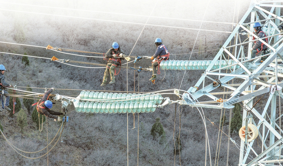 ​ 重担挑肩上 暖流入万家 ——山西电力迎峰度冬保供工作走笔